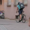 英国外卖平台Deliveroo遭批：阻止外卖骑手查看不同平台配送费