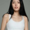 网曝李咏女儿法图麦将作为演员出道 精通五种语言