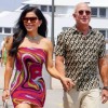 贝佐斯与未婚妻在5亿美元游艇上举办订婚宴 盖茨和现任女友受邀出席