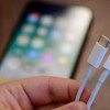苹果向用户发出警告：不要睡在正在充电的iPhone旁边