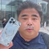 演员刘金苹果店前怒砸iPhone并放话后被发现仍在使用苹果手机