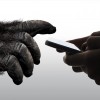 每块iPhone屏幕上都有条形码 以防制造过程中出现不诚信行为