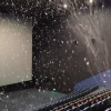 电影《一闪一闪亮星星》下雪场尴尬又离谱：人造雪洒满影院