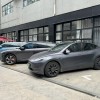 因房东纠纷断电 博主用理想、蔚来、特斯拉三辆车撑起全公司供电