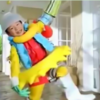 被送进ICU的“点读机女孩” 骗你“So easy”