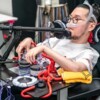 日本罕见病瘫痪玩家众筹费用参战EVO 仅能靠下巴操作