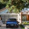 Airbnb 提供优惠的电动汽车充电器以吸引房东