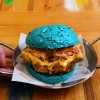 秀色“可餐”：《星刃》推出联动限定版主题汉堡