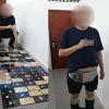 男子身绑100台手机进境创下新纪录 因肚子太大被查获