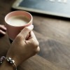 新品乳茶被指玩擦边谐音梗 喜茶“小奶栀”悄然改名“小白栀”