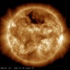 时隔数日 太阳再次爆发出强烈的X1.9级耀斑
