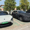 小米SUV与SU7罕见同框 双车对比差异明显