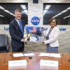 NASA与英国石油公司合作探索未来在月球和火星上的资源开采