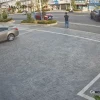 监控视频记录理想L9自动泊车失败：车辆驶入马路中央