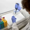 一种掺有有毒金属的生物活性玻璃能够杀死多达99%的癌细胞