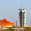 中国成功发射首颗可重复使用返回式技术试验卫星