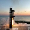 SpaceX在第五次飞行测试中捕获巨型“星舰”助推器