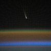 彗星C/2023 A3以罕见的反尾迹在太空中壮观地飞行