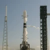 火箭助推器发生氦气泄露 SpaceX倒计时阶段取消星链发射