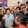 直击广州车展：雷军的车“很亮眼” 但余承东的车“更神秘”