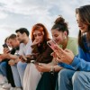 报告称TikTok 和WhatsApp势头强劲 青少年倾向放弃X和Facebook