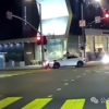Waymo出了“科技车祸”：Robotaxi与机器人街头相撞 沉默一分钟淡定离场