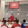 刘强东现身京东总部参加物流新春家宴