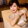 蛇年最忙的女人赵雅芝：73岁高龄身材、颜值依然抗打