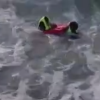 水上机器人成功救援三名落海游客