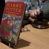 《哈利·波特》首版小说拍得2.1万英镑 差点被当垃圾扔了