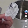 家里的不锈钢水壶总能擦出黑东西 有毒吗？