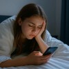研究发现过多屏幕时间占用睡眠时间 并引发青少年抑郁症