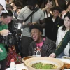 美媒关注“甲亢哥”中国行：华为、比亚迪让美观众“开了眼”
