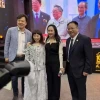 孟晚舟夫妇现身母校 邀请恩师到深圳旅游