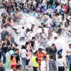 水明明没有颜色 为啥能让湿衣服的颜色变深？