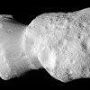 “露西”号探测器捕捉到一颗冰淇淋雪糕筒形状的小行星