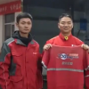 赠刘强东工服“百万富翁”快递员自曝：拿到京东初创股票 儿子座驾是奥迪A6
