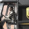 美国货运巨头UPS拟裁员2万人 特朗普关税令其撤回全年财务指引