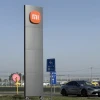 提YU7要等多久？实探小米汽车工厂：SU7大量装车，二期工厂外立面已完工