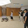 智元研究院智能四足机器人“导盲犬”首秀：成功将盲人带到8楼