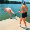 美百万女网红诱骗精神病投湖致账号被封 还跑去TikTok总部哭闹