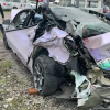 Model 3遭卡车追尾后钻底 车内4人仅轻伤 车主又订了台Model Y