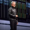 黄仁勋反驳Anthropic CEO关于AI将取代一半白领工作的警告