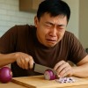 洋葱为何切得你热泪盈眶？科学家终于解开这个厨房难题