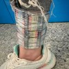 游戏卡关 女子小腿绑105张Switch游戏卡进境被查获