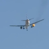 美国航空公司一客机起飞后发动机起火 现场视频曝光