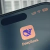 DeepSeek跌落神坛 月均下载量暴跌72.2%