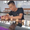 男子20.67秒立6个鸡蛋破吉尼斯世界纪录 练平衡术30年 物品上手就能找到重心